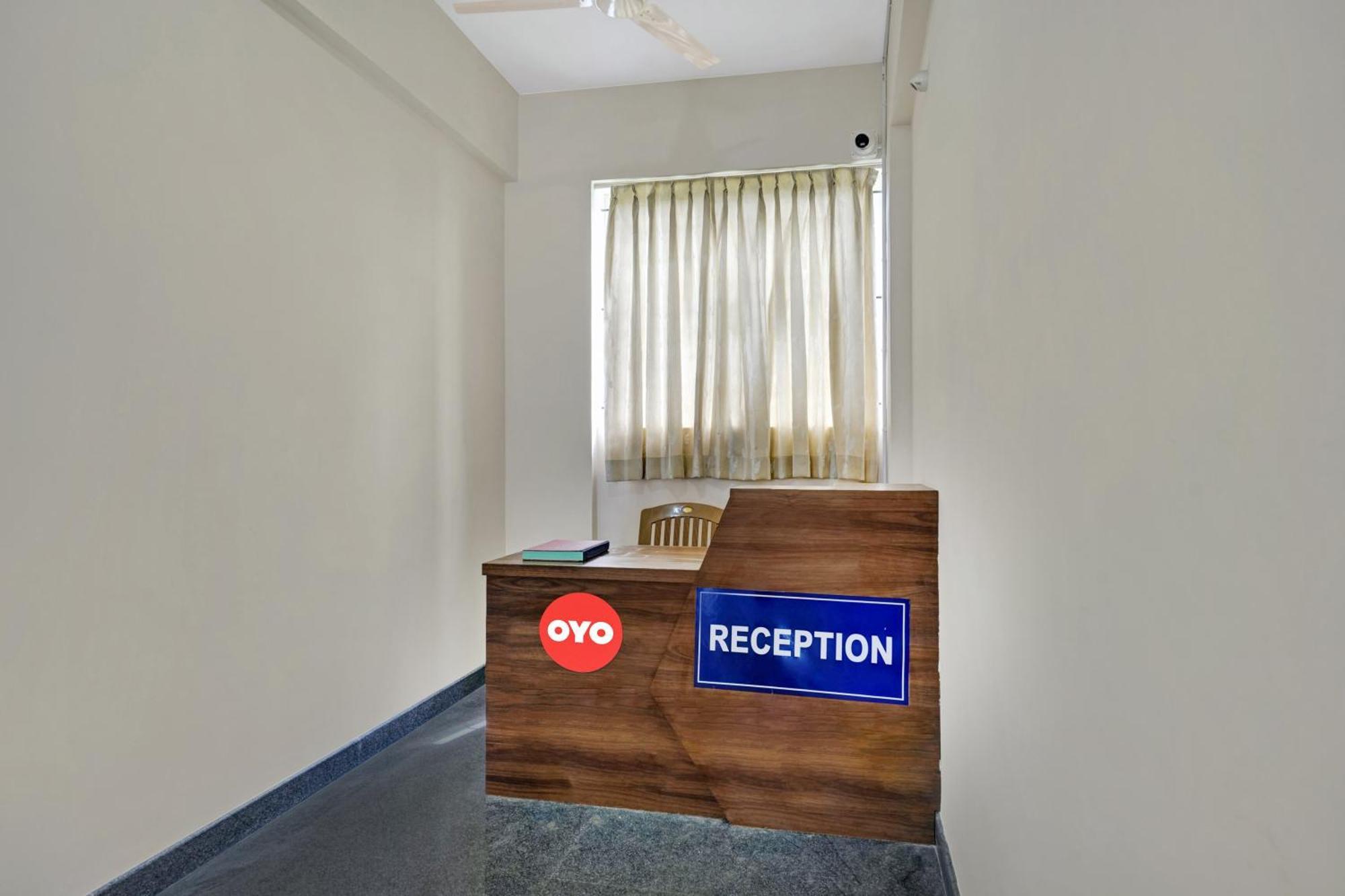 Oyo Hotel Bungalow Inn Lodging & Boarding Bangalore Bagian luar foto